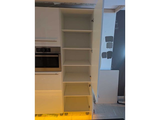 Keuken met pelgrim/whirlpool apparatuur - afbeelding 5 van  11