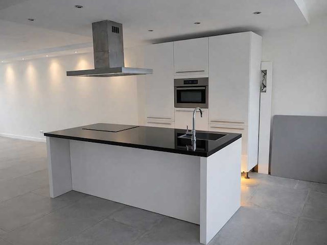 Keuken met pelgrim/whirlpool apparatuur - afbeelding 1 van  11