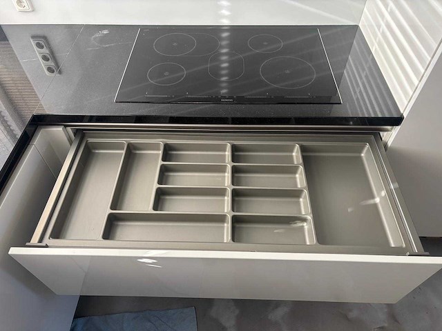 Keuken met siemens apparatuur - afbeelding 21 van  23