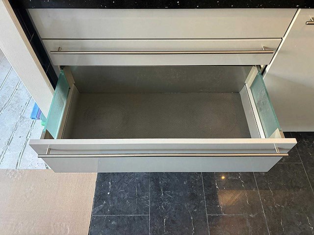 Keuken met siemens apparatuur - afbeelding 24 van  25