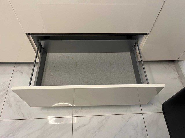 Keuken met siemens apparatuur - afbeelding 2 van  16