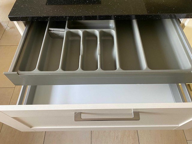Keuken met siemens apparatuur - afbeelding 2 van  37