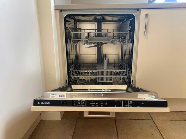 Keuken met siemens apparatuur - afbeelding 2 van  5