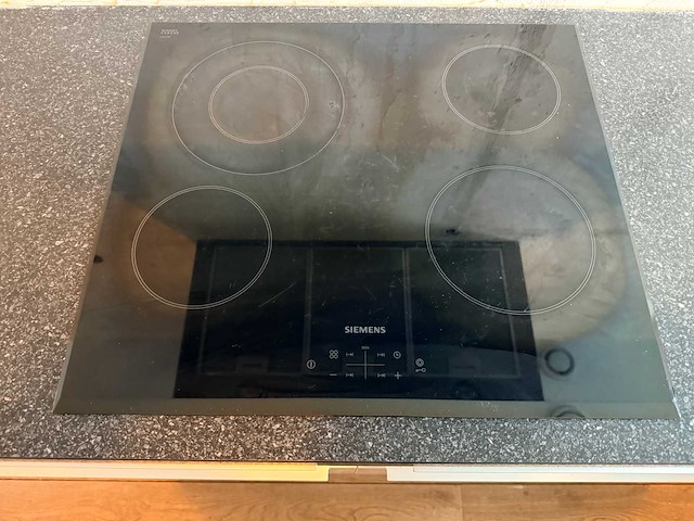 Keuken met siemens apparatuur - afbeelding 2 van  22