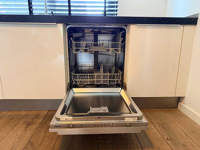 Keuken met siemens apparatuur - afbeelding 7 van  22