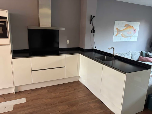 Keuken met siemens apparatuur - afbeelding 1 van  4