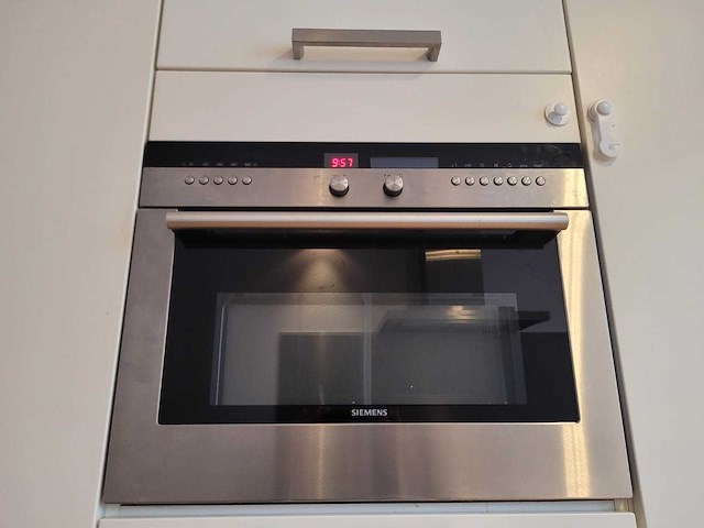 Keuken met siemens apparatuur - afbeelding 2 van  22
