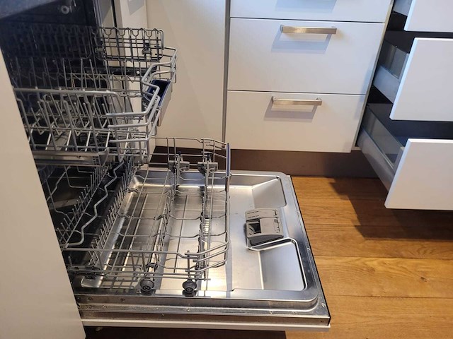 Keuken met siemens apparatuur - afbeelding 6 van  22