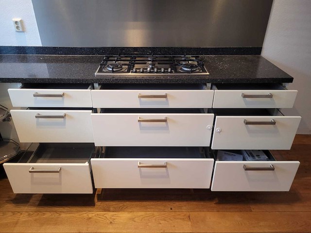 Keuken met siemens apparatuur - afbeelding 19 van  22