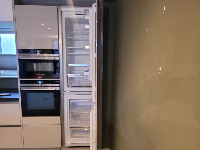 Keuken met siemens apparatuur - afbeelding 9 van  24