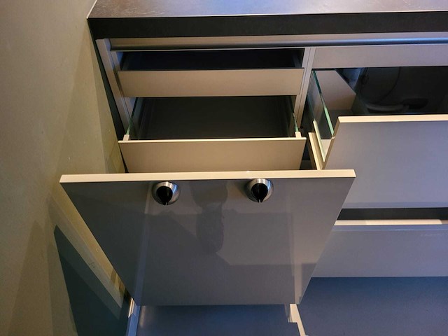 Keuken met siemens apparatuur - afbeelding 22 van  24