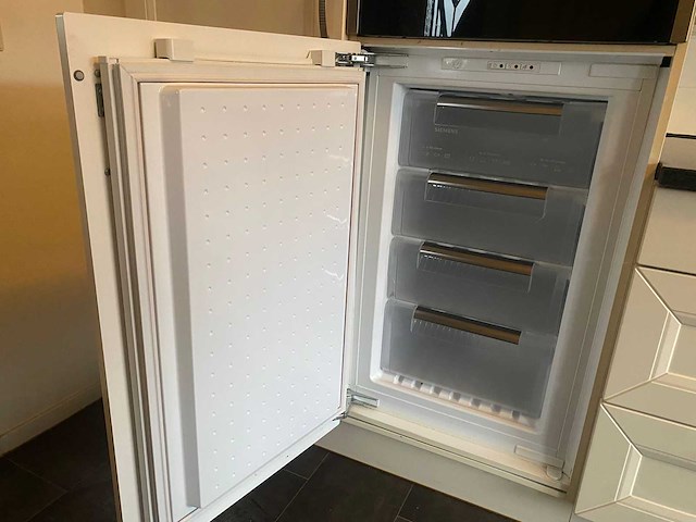 Keuken met siemens apparatuur - afbeelding 4 van  28