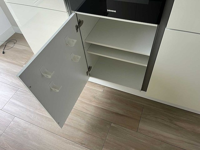 Keuken met siemens apparatuur - afbeelding 18 van  21