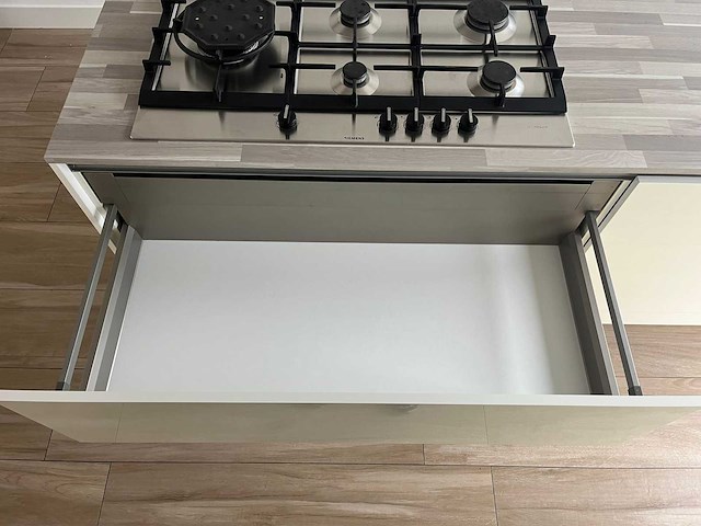 Keuken met siemens apparatuur - afbeelding 7 van  21