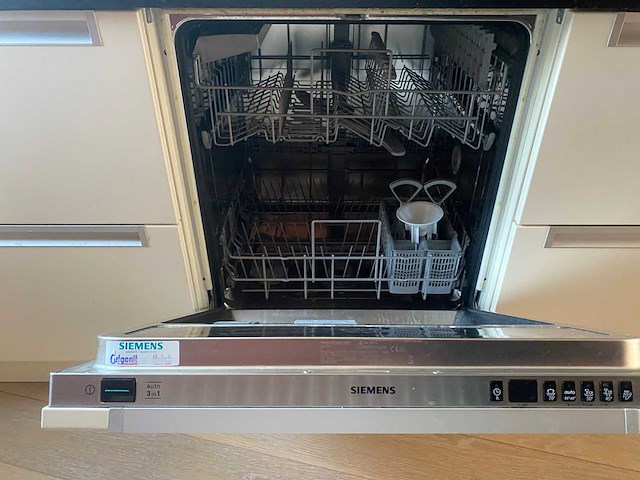 Keuken met siemens apparatuur - afbeelding 15 van  25