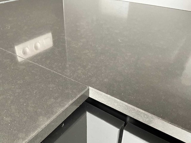 Keuken met siemens apparatuur - afbeelding 8 van  43