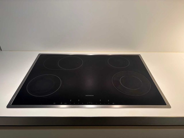 Keuken met siemens apparatuur - afbeelding 2 van  13