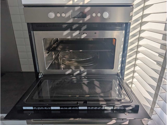 Keuken met siemens/whirlpool apparatuur - afbeelding 12 van  22