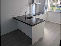 Keuken met siemens/whirlpool apparatuur - afbeelding 1 van  22