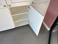 Keuken met spoelbak en kraan - afbeelding 12 van  19