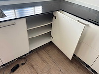 Keuken met whirlpool apparatuur - afbeelding 2 van  26