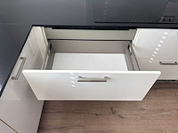 Keuken met whirlpool apparatuur - afbeelding 7 van  26