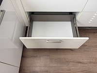 Keuken met whirlpool apparatuur - afbeelding 9 van  26