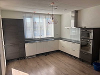 Keuken met whirlpool apparatuur - afbeelding 1 van  26
