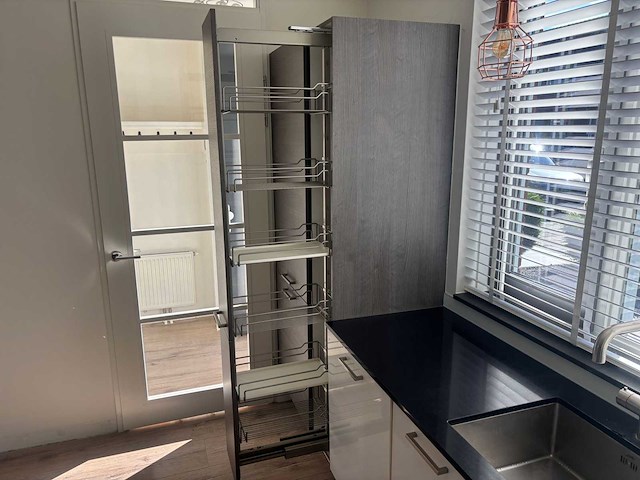 Keuken met whirlpool apparatuur - afbeelding 22 van  26