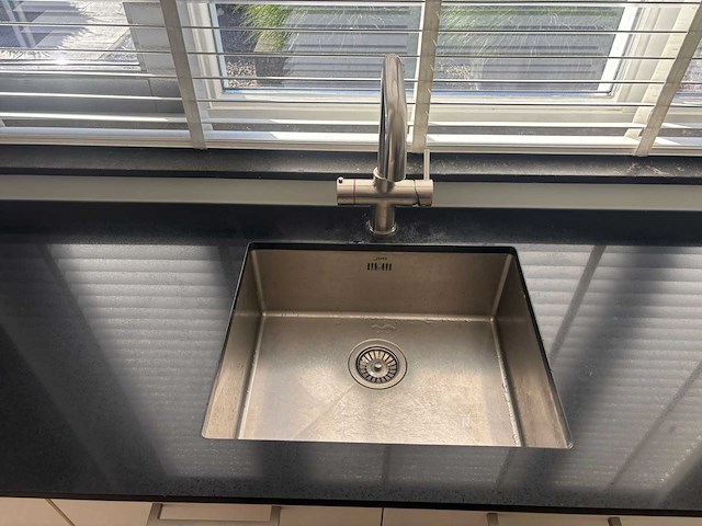 Keuken met whirlpool apparatuur - afbeelding 24 van  26
