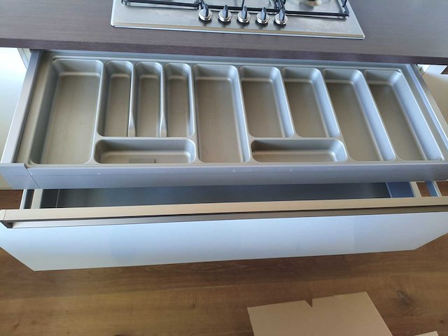 Keuken met whirlpool apparatuur - afbeelding 4 van  19