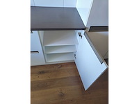 Keuken met whirlpool apparatuur - afbeelding 7 van  19