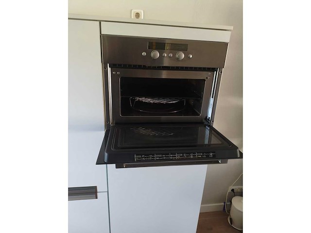 Keuken met whirlpool apparatuur - afbeelding 11 van  19