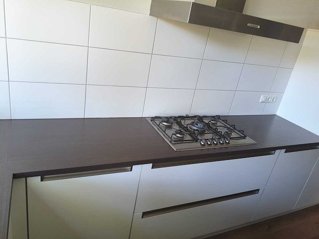 Keuken met whirlpool apparatuur - afbeelding 12 van  19