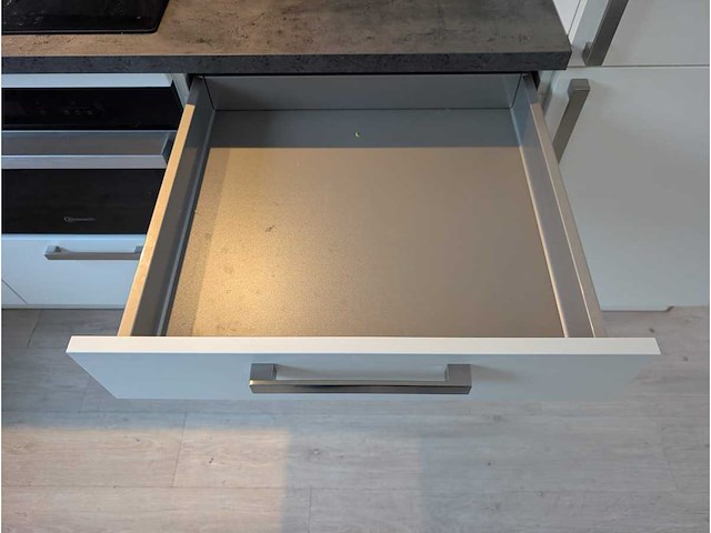 Keuken met whirlpool apparatuur - afbeelding 8 van  20