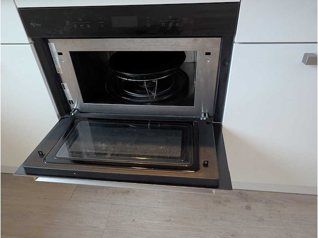 Keuken met whirlpool apparatuur - afbeelding 17 van  20