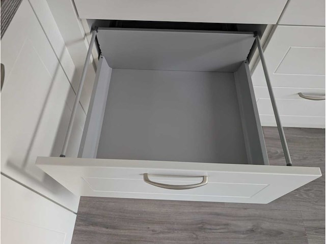 Keuken met whirlpool apparatuur - afbeelding 4 van  32