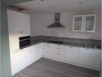 Keuken met whirlpool apparatuur