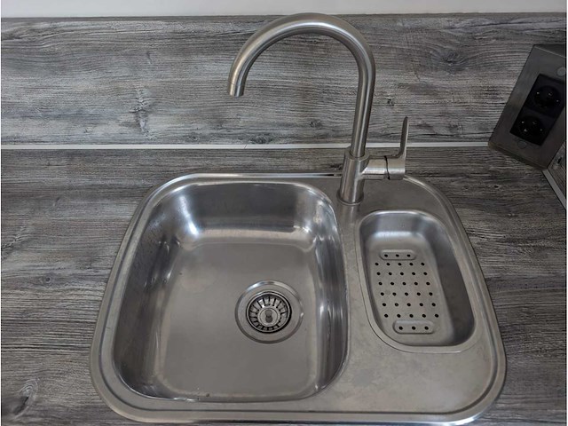 Keuken met whirlpool apparatuur - afbeelding 25 van  32