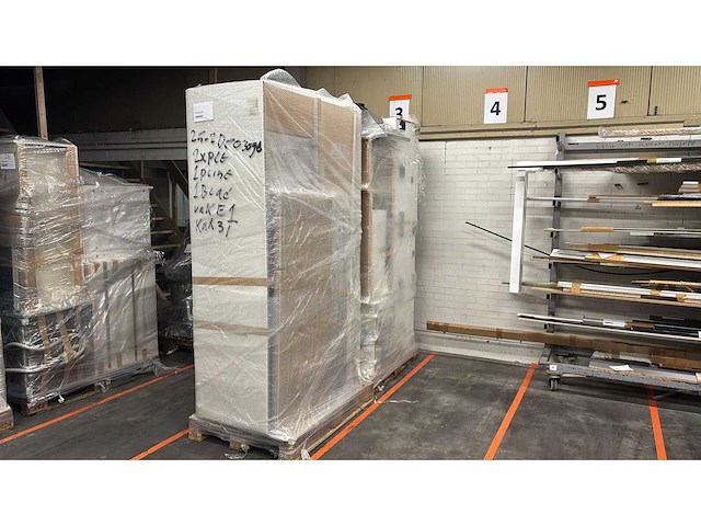 Keuken met whirlpool apparatuur - afbeelding 26 van  32