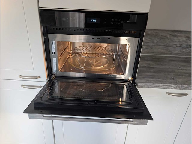 Keuken met whirlpool apparatuur - afbeelding 31 van  32