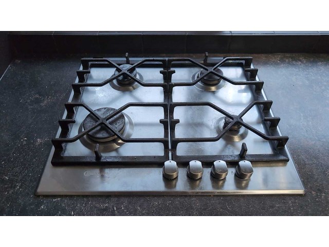 Keuken met whirlpool apparatuur - afbeelding 3 van  17