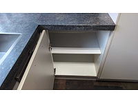 Keuken met whirlpool apparatuur - afbeelding 8 van  17