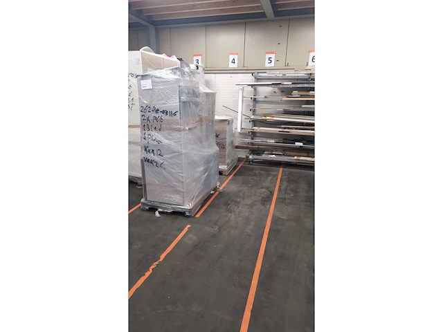 Keuken met whirlpool apparatuur - afbeelding 9 van  17