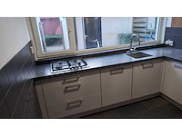 Keuken met whirlpool apparatuur