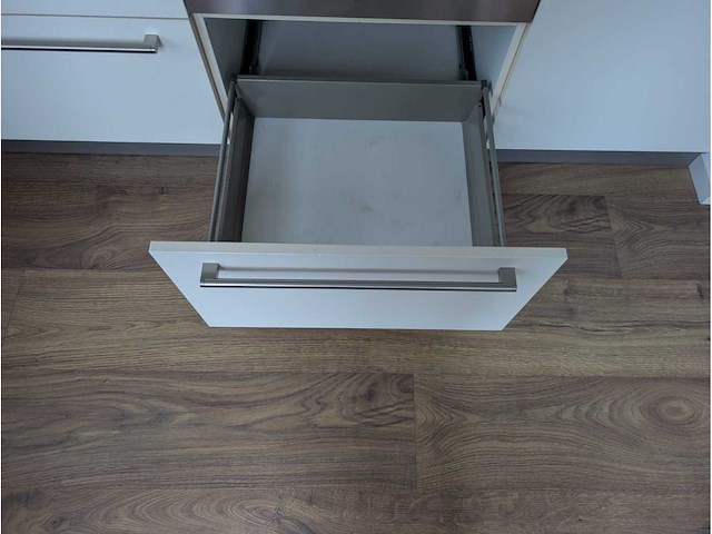 Keuken met whirlpool apparatuur - afbeelding 2 van  31