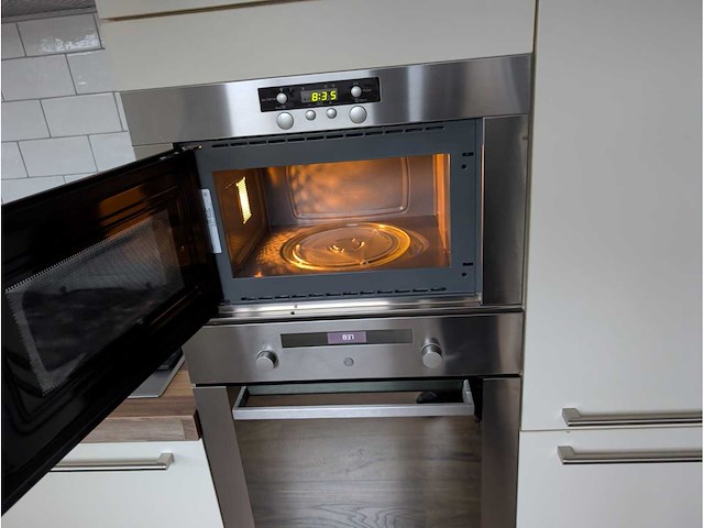 Keuken met whirlpool apparatuur - afbeelding 7 van  31
