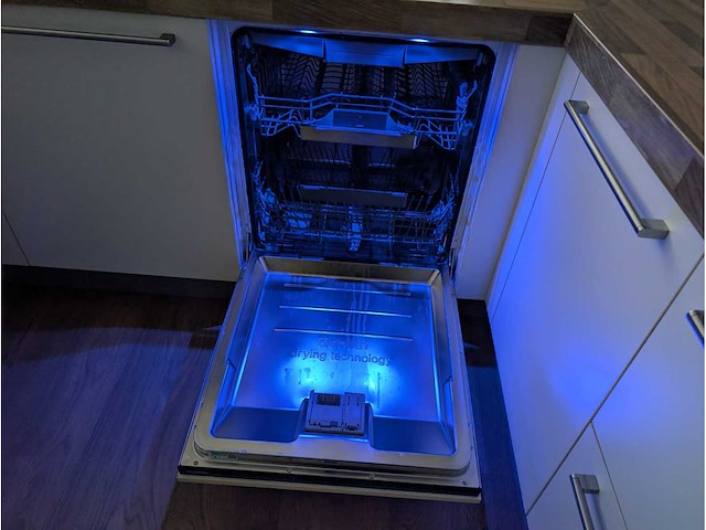 Keuken met whirlpool apparatuur - afbeelding 22 van  31