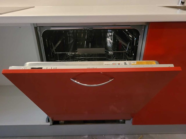 Keuken met whirlpool apparatuur - afbeelding 13 van  19
