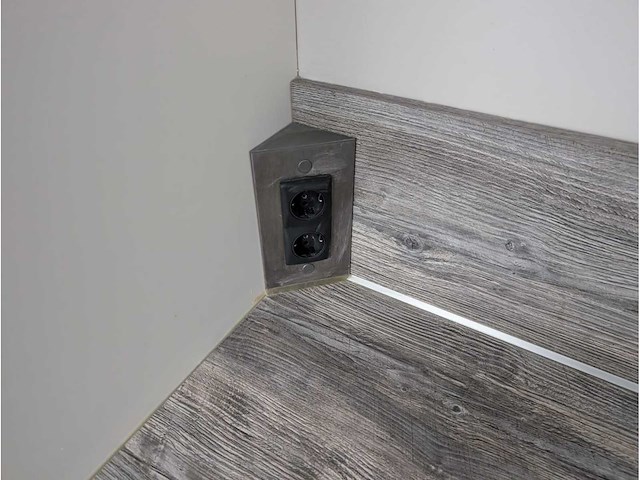 Keuken met whirlpool apparatuur - afbeelding 30 van  32